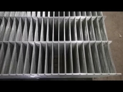 Q235 鋼鉄ワイヤの溶接網状シート 建設用 650g/m2